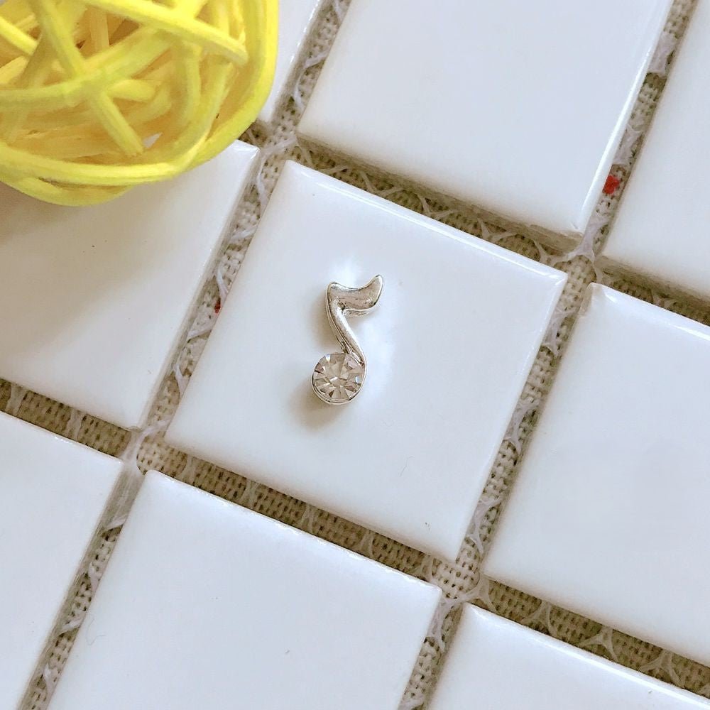 Single Quaver - Ava Delora UK